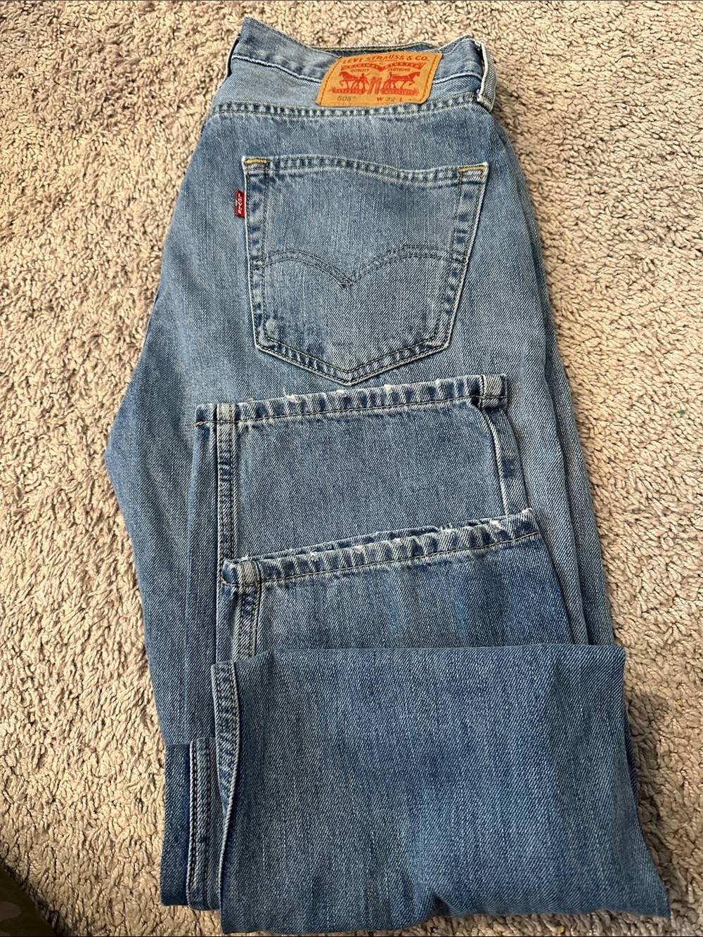 Levi’s 505 Regular Fit Men’s Jeans Straight Leg Zip Fly Denim 32x32